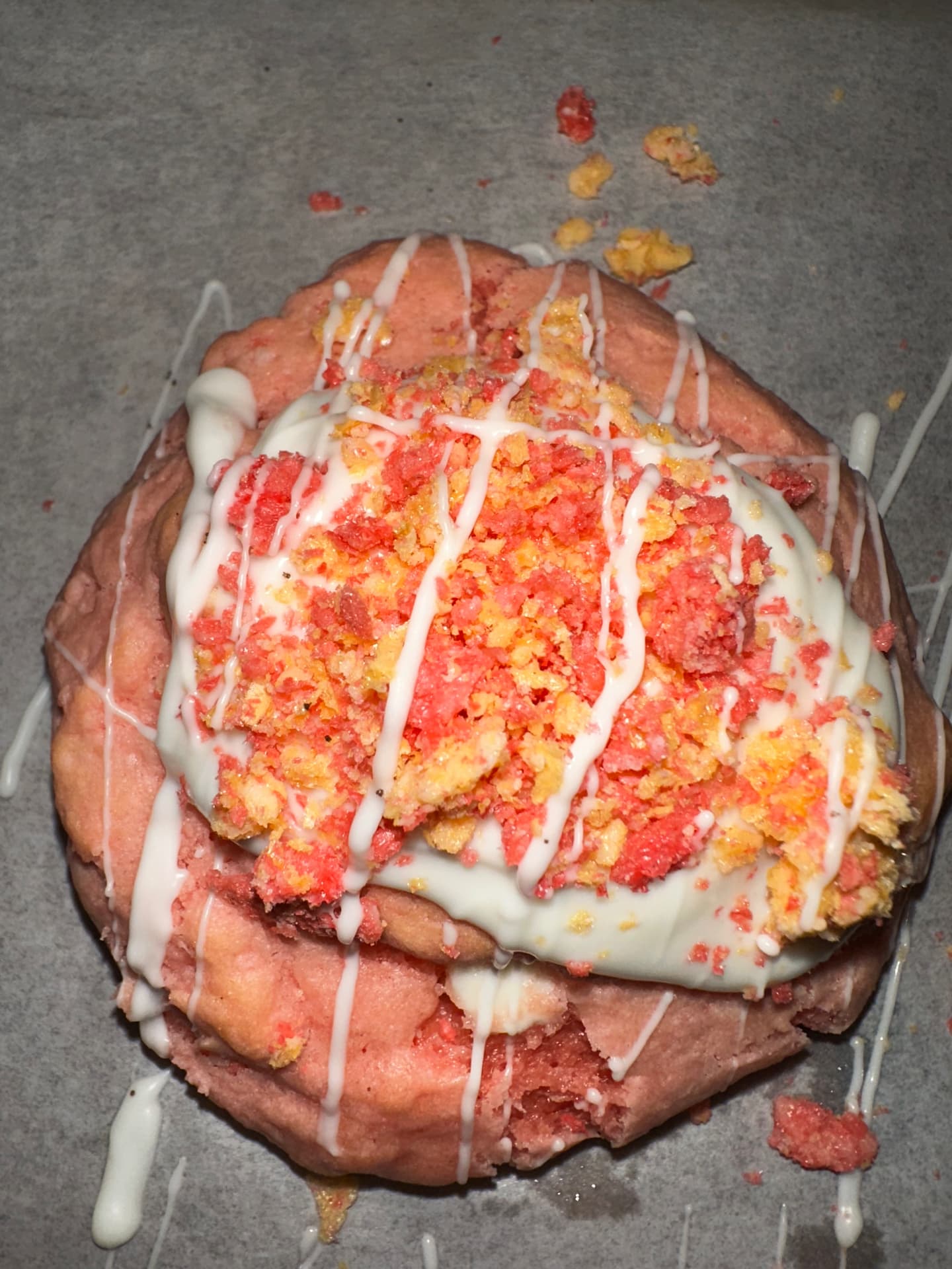 Strawberry crunch cookie