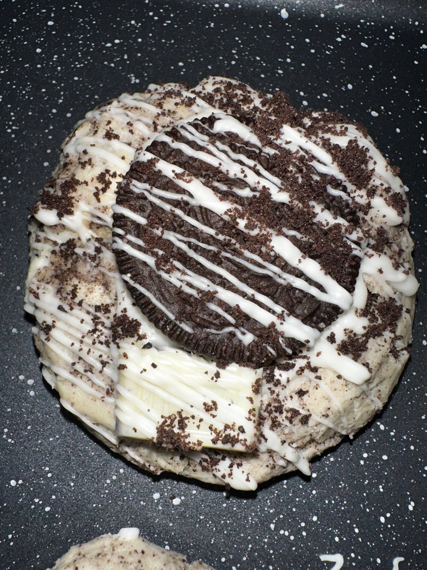 Cookies and cream cookie